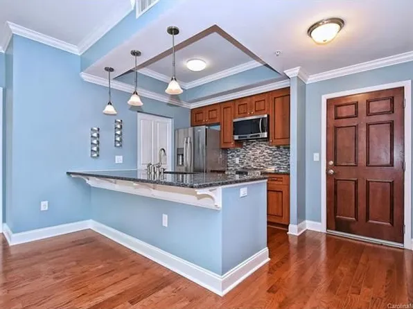 300 W 5th St APT 505, Charlotte, NC 28202