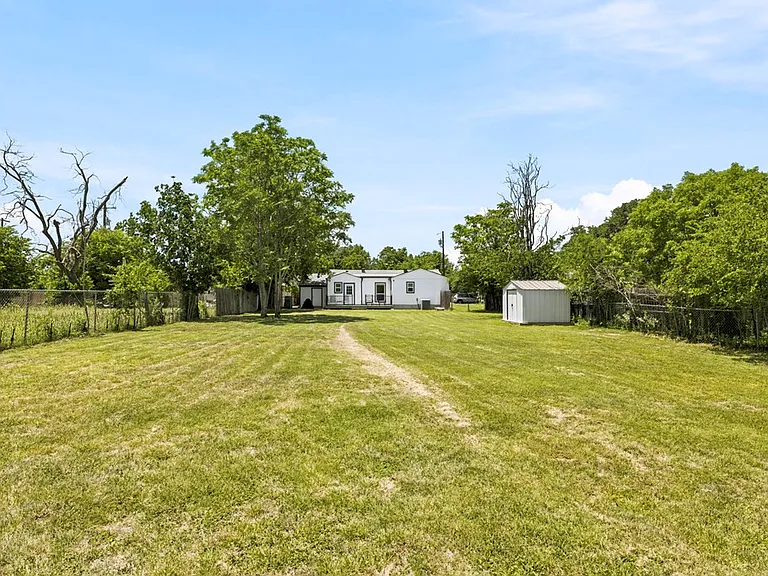 315 Mimosa St — Photo 18