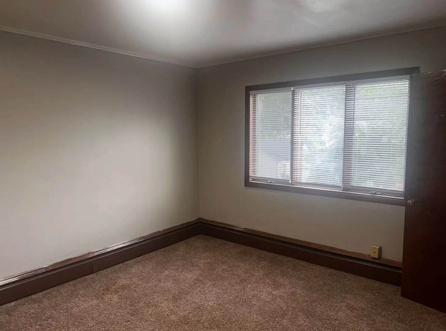 2 bed, 1.0 bath, 800 sqft, $700 — Photo 2