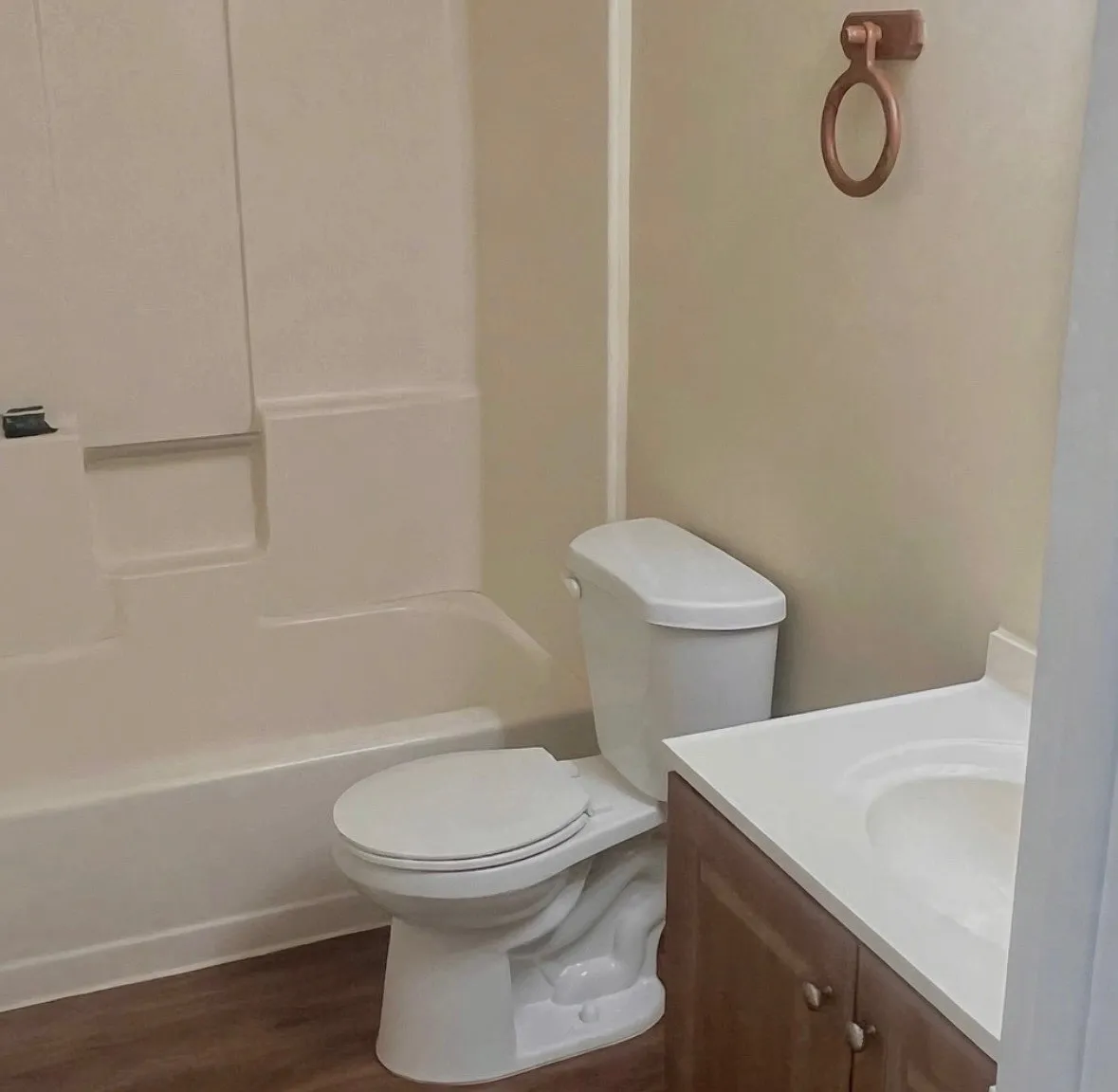 2 bed, 1.5 bath, 1100 sqft, $1,600 — Photo 3