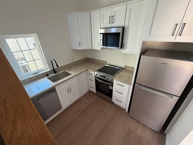 3608 Wilshire Ter #B — Photo 9