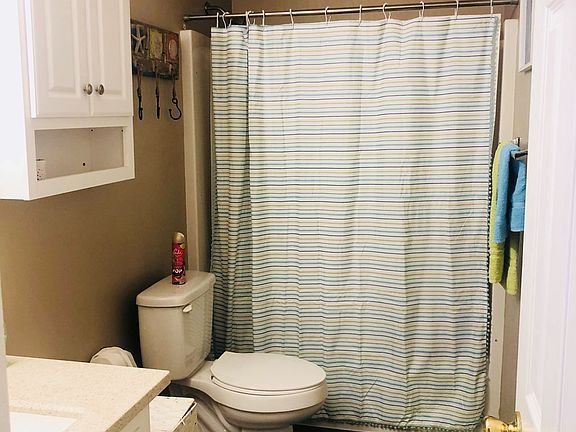 4th image of 1080 Willow Springs Dr