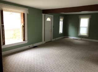 712 6th St, Windom, MN 56101