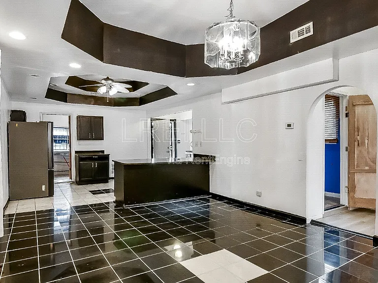 1774 Bolling Ave — Photo 5