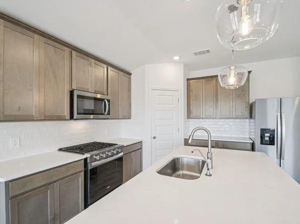 The Preston (403) Plan, Lakeside Meadows