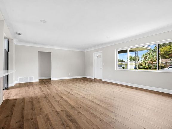 4th image of 1516 Lemon St