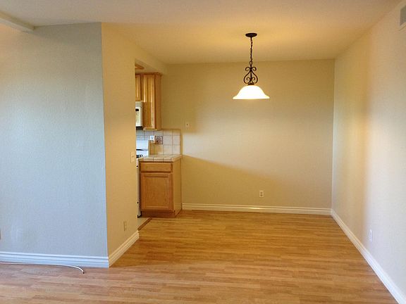 5th image of 3609 Eucalyptus St