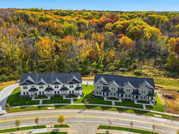 693 E Foster Rd, Iowacity, IA 52245