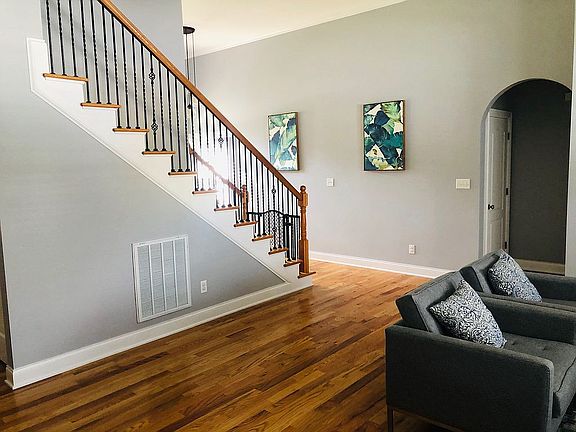 4th image of 1755 Kenilwood Way