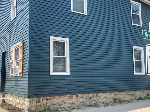 2nd image of 125 W Walnut St #3