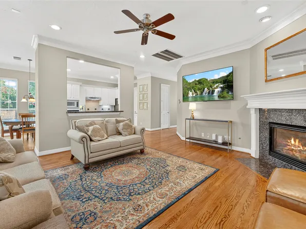 2606 Shady Acres Lndg, Houston, TX 77008