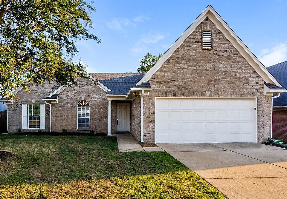 1923 Clairmont Dr