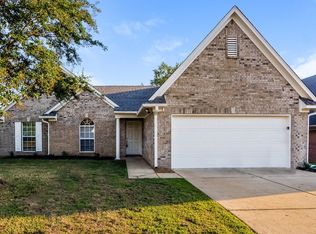 1923 Clairmont Dr, Southaven, MS 38671