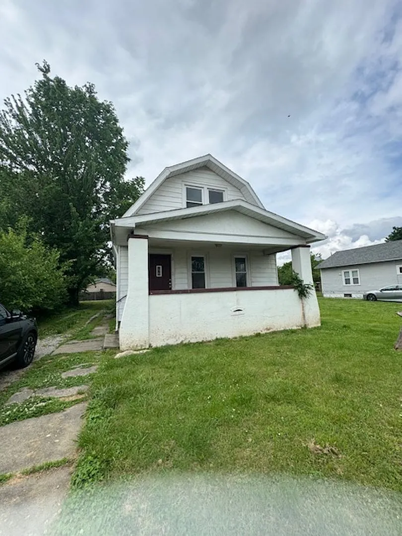 1502 E Indiana St photo 1