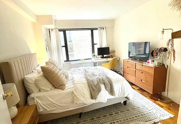 Rented by Olympia House Delaware LP | media 25