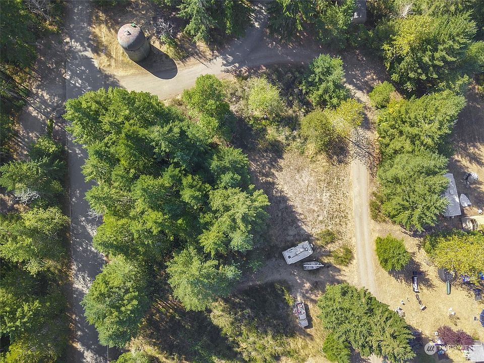 1st image of 70 NE Queen Ann Dr