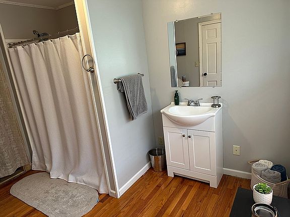 5th image of 209 Marshall Ave