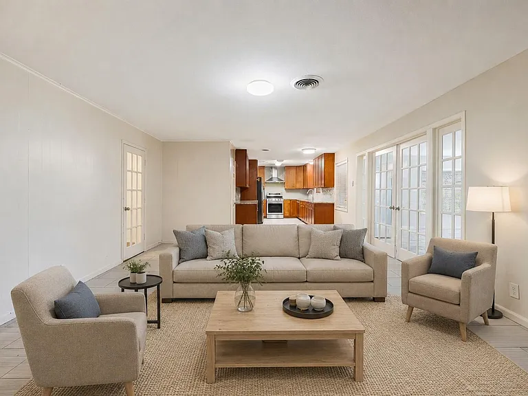 5554 Beechnut St — Photo 3