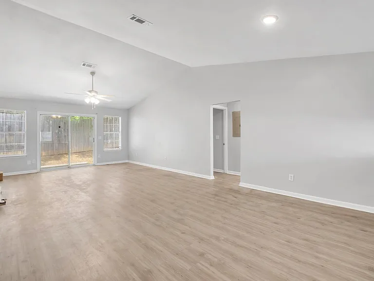 700B Liberty St #B — Photo 6