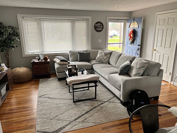 2nd image of 106 Aldenwood Dr