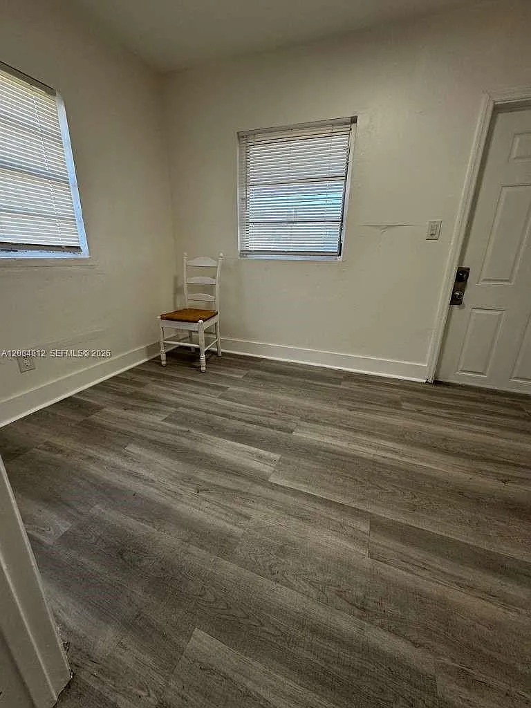 36th St Manor — Photo 4