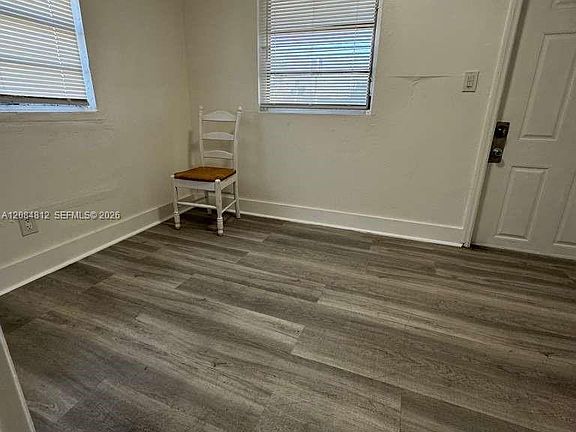 4th image of 1121 NW 40th St #4