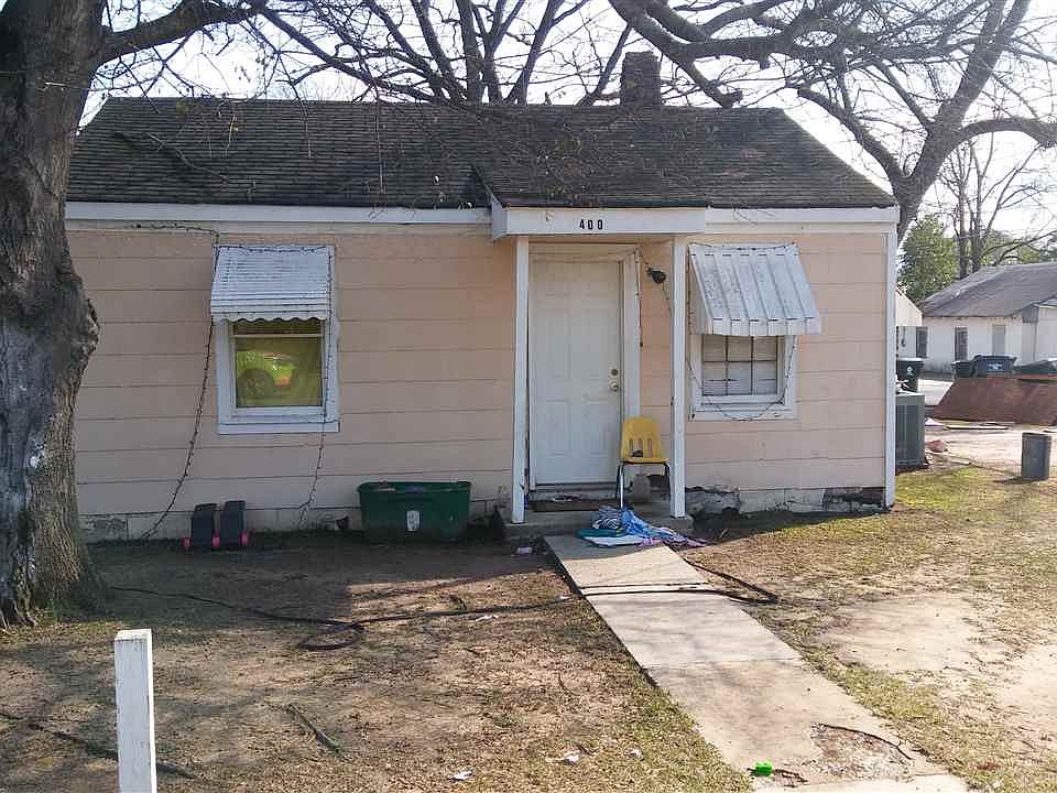 2nd image of 400 Curtis St