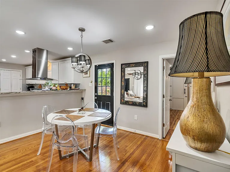 10309 Chesterfield Dr — Photo 6