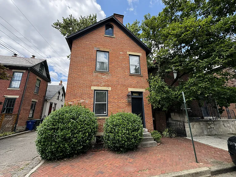 561 S 5th St — Photo 1