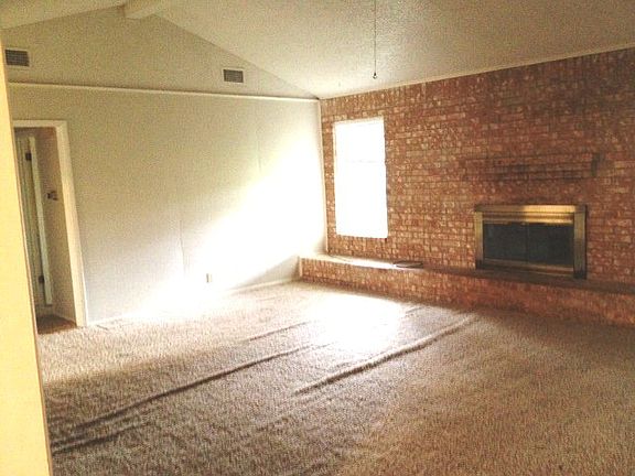 4th image of 3806 Millbrook Dr