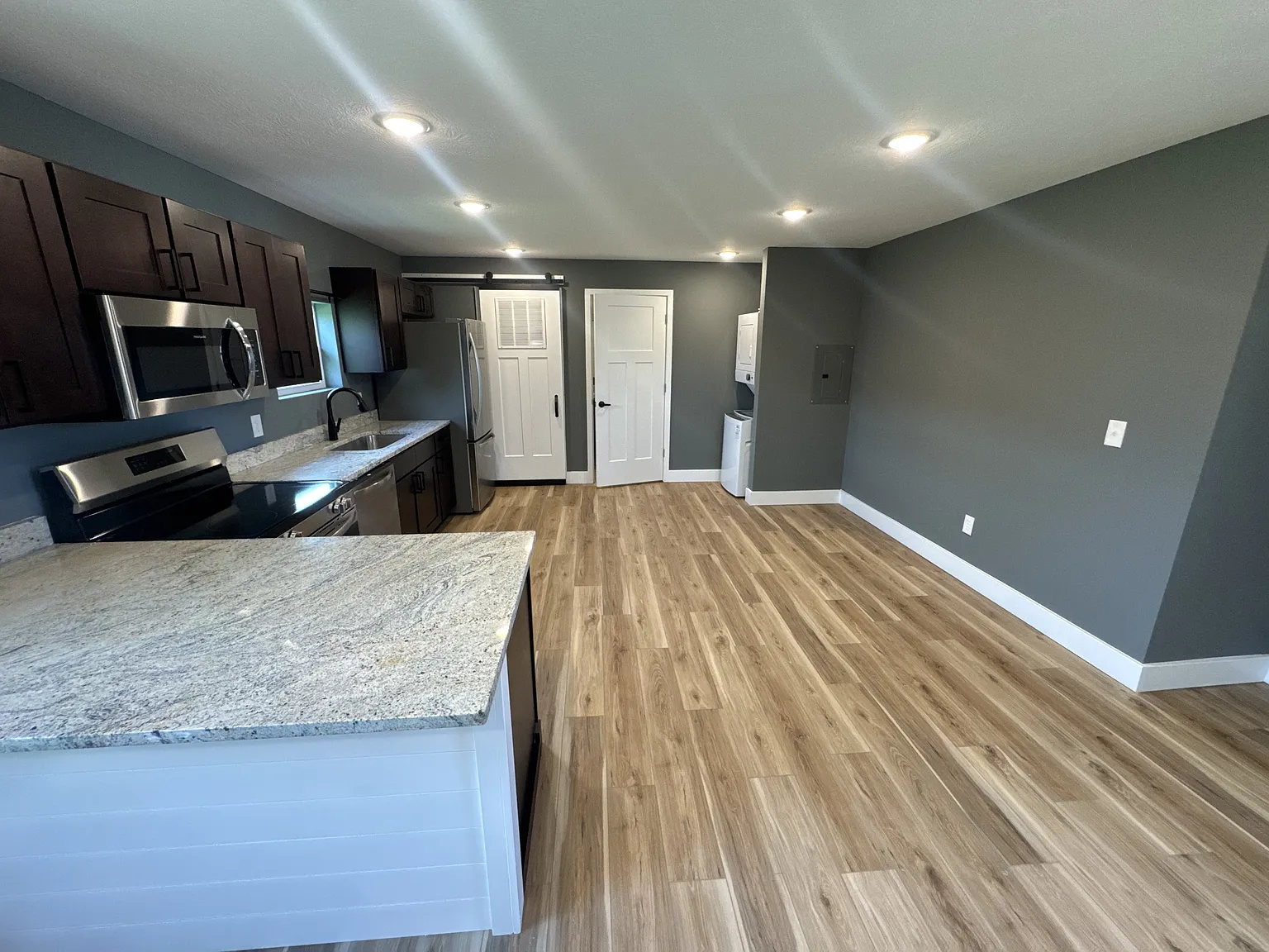 1349 S B St #3 photo 1