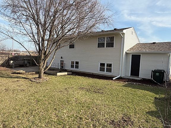 3rd image of 1534 E Palatine Rd