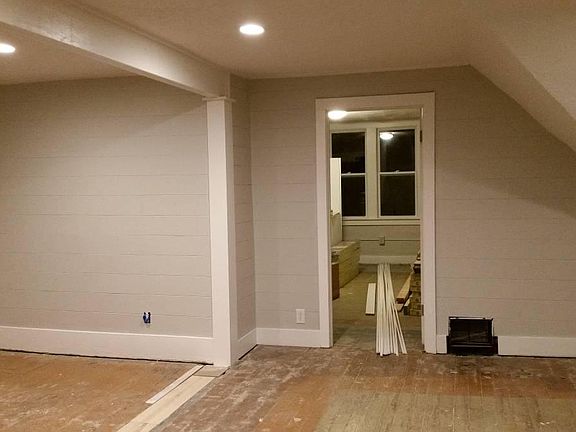 3rd image of 3847A E Underwood Ave