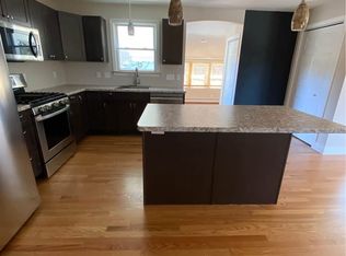 16 Meadow Dr, Colchester, VT 05446