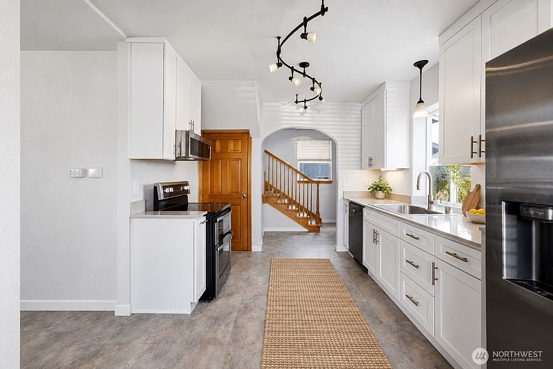 5th image of 926 16th Street SW