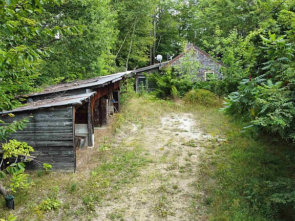 4th image of 48 Pike Hill Road W