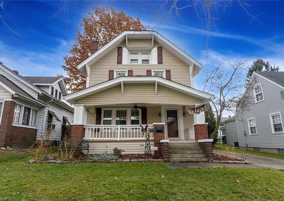 1st image of 228 Crescent Dr