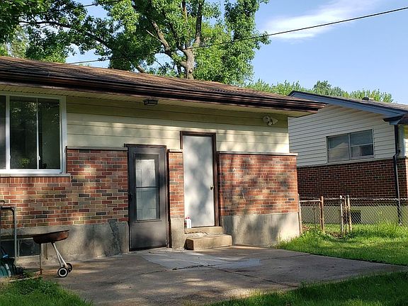 3rd image of 9718 Wendell Dr