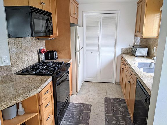 2nd image of 4 Brandy Ln