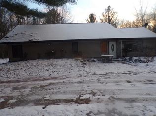2747 N Hope Rd, Midland, MI 48642