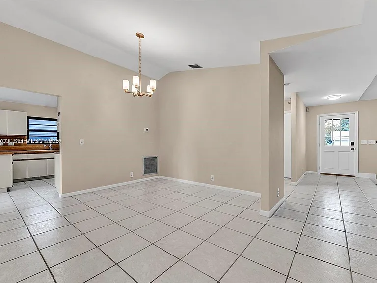 1406 NW 8th St — Photo 15