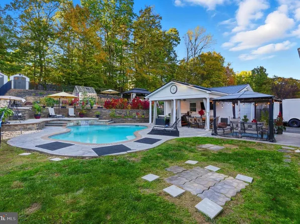 5467 Quaint Dr, Woodbridge, VA 22193