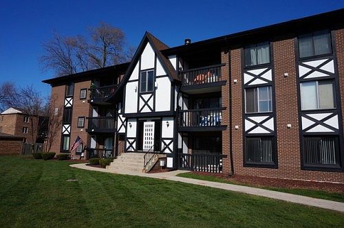 4th image of 13609 S Lamon Ave #626