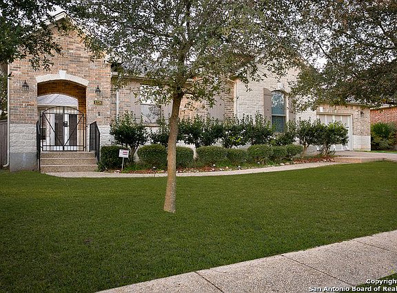 2nd image of 1234 Bluemist Bay