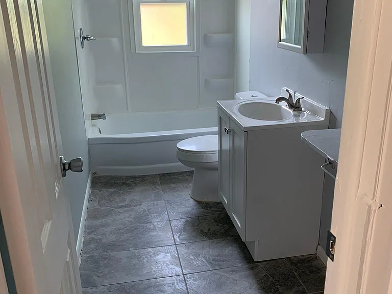 301 S Ottawa St #4F — Photo 5