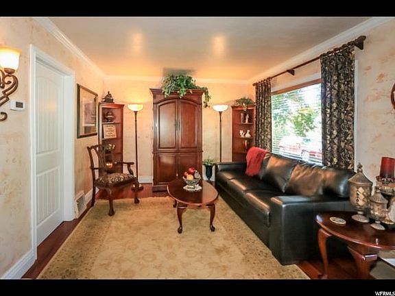 2nd image of 1436 E Woodland Ave