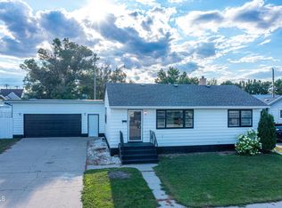 1527 10th Ave W, Williston, ND 58801