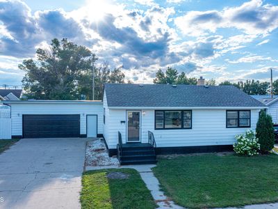 1527 10th Ave W, Williston, ND, 58801