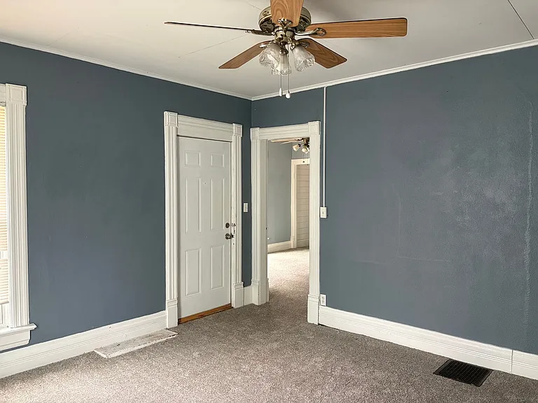 127 & 129 E Walnut St — Photo 4