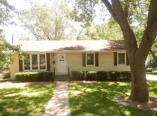 7327 W 89th St, Overland Park, KS 66212